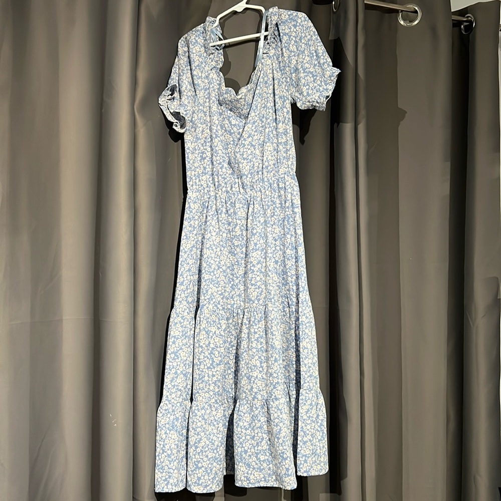 Monteau Los Angeles floral dress size S Small blue with white flowers stretchy